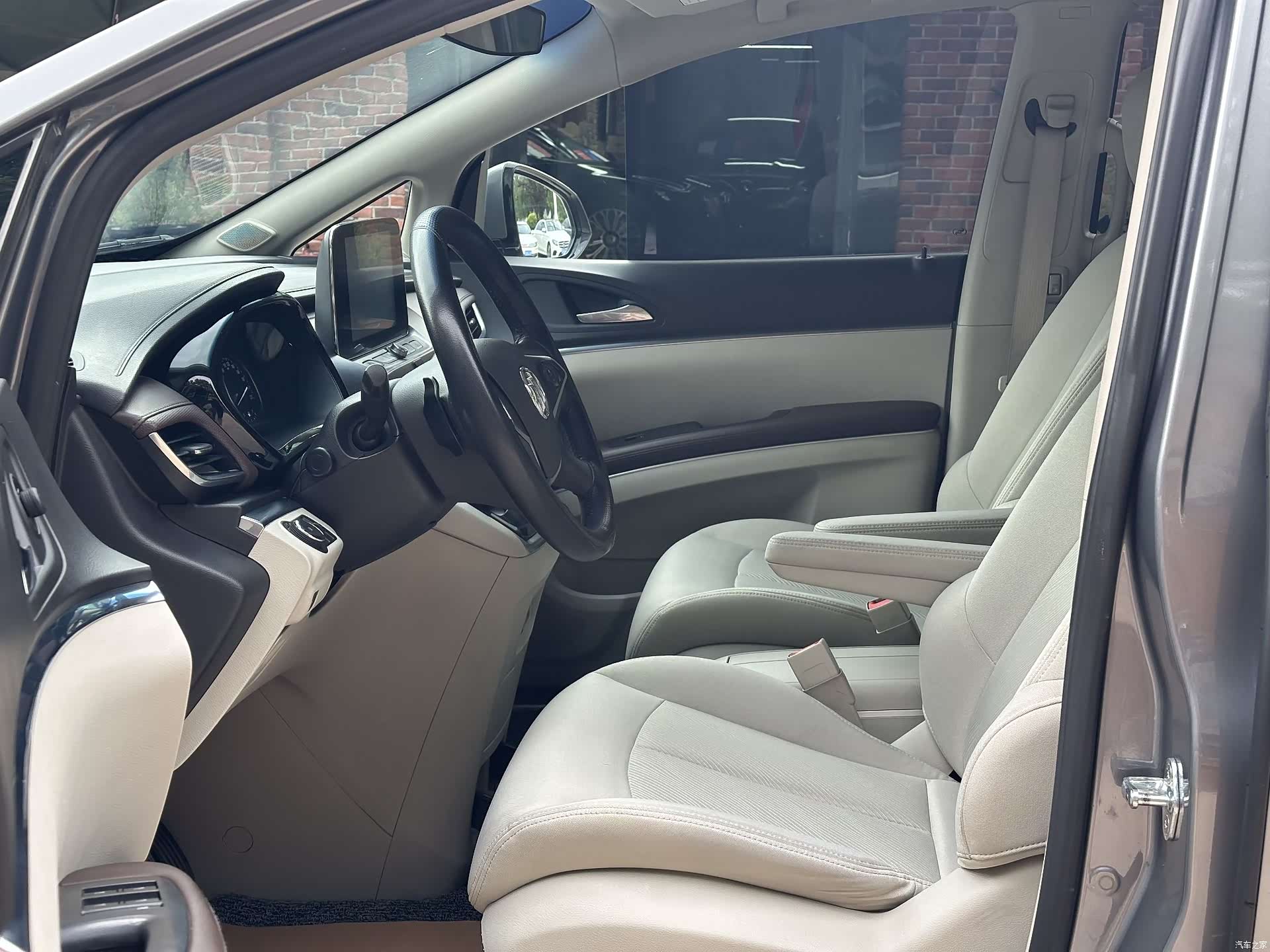 Buick GL8, 2022 7