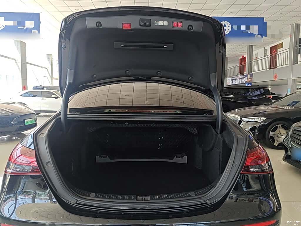Mercedes-Benz E-Class, 2023 19