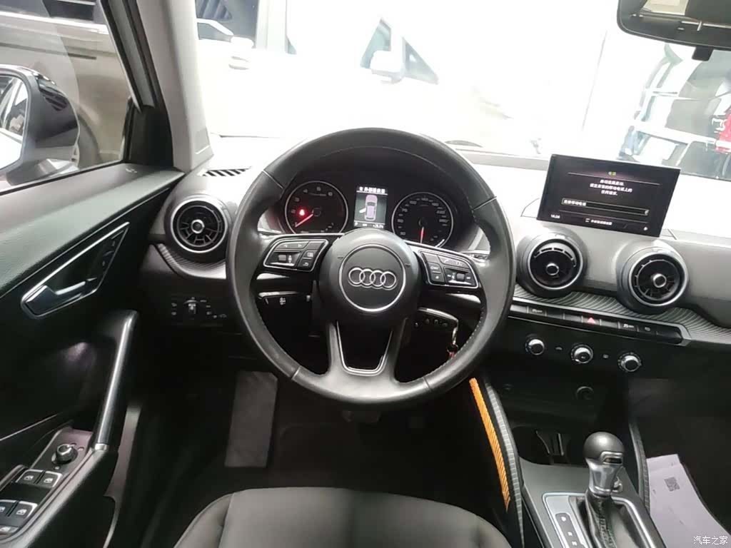 Audi Q2L, 2020 11