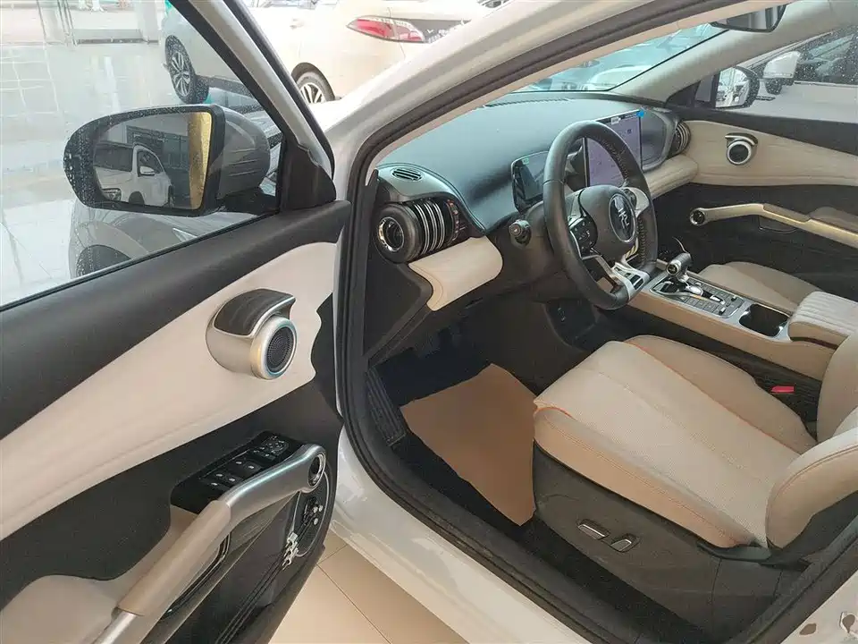 BYD Yuan PLUS BYD Yuan PLUS