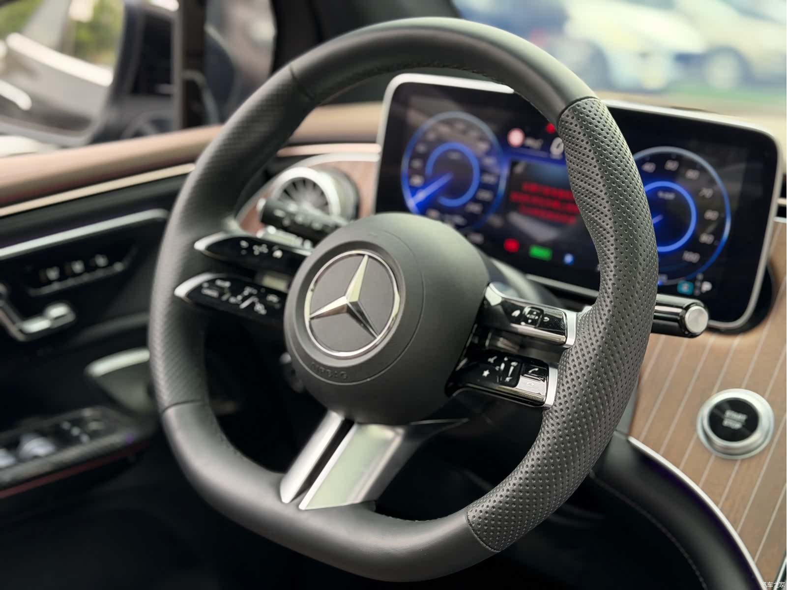 Mercedes-Benz EQE, 2023 9