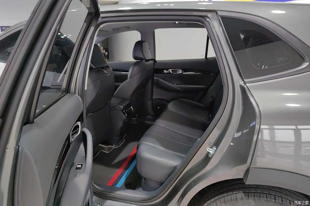 Geely Galaxy E5, 2025 11