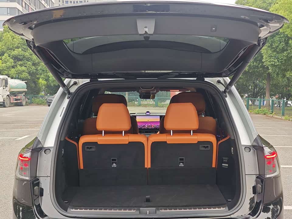 AITO Ask the world M9