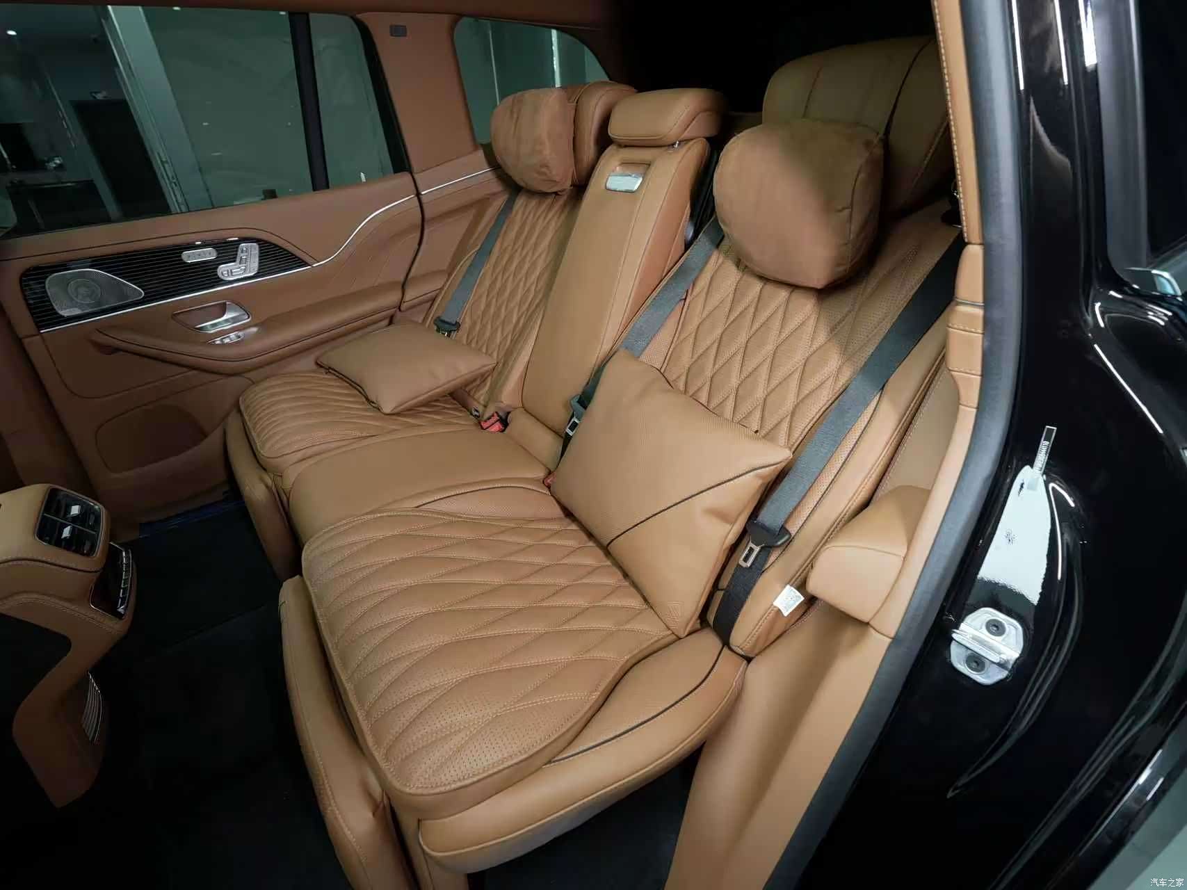 Maybach GLS, 2025 24