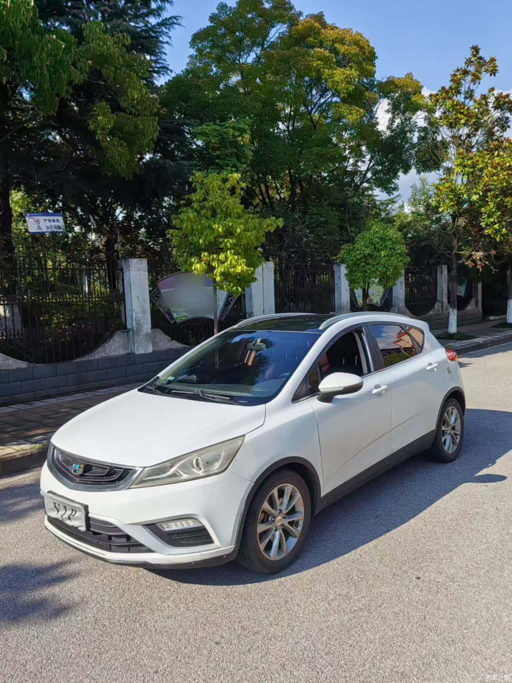 Geely Emgrand, 2016 1