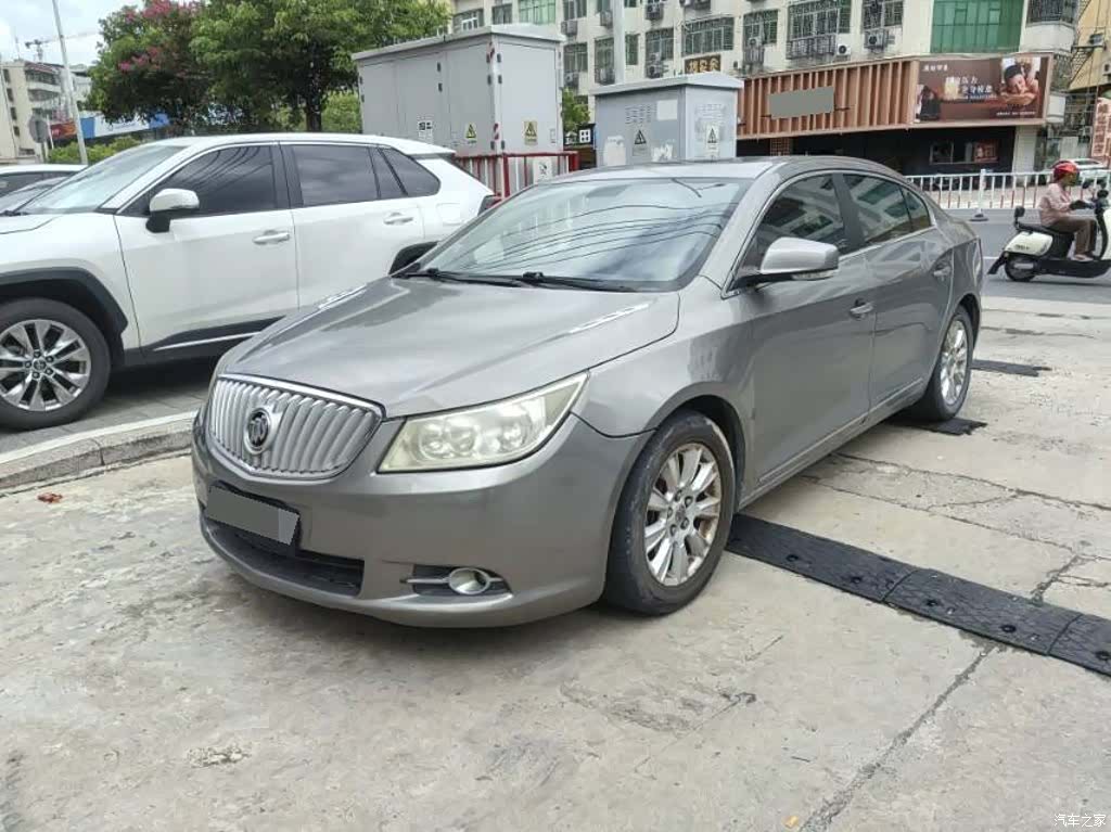 Buick LaCrosse, 2010 1