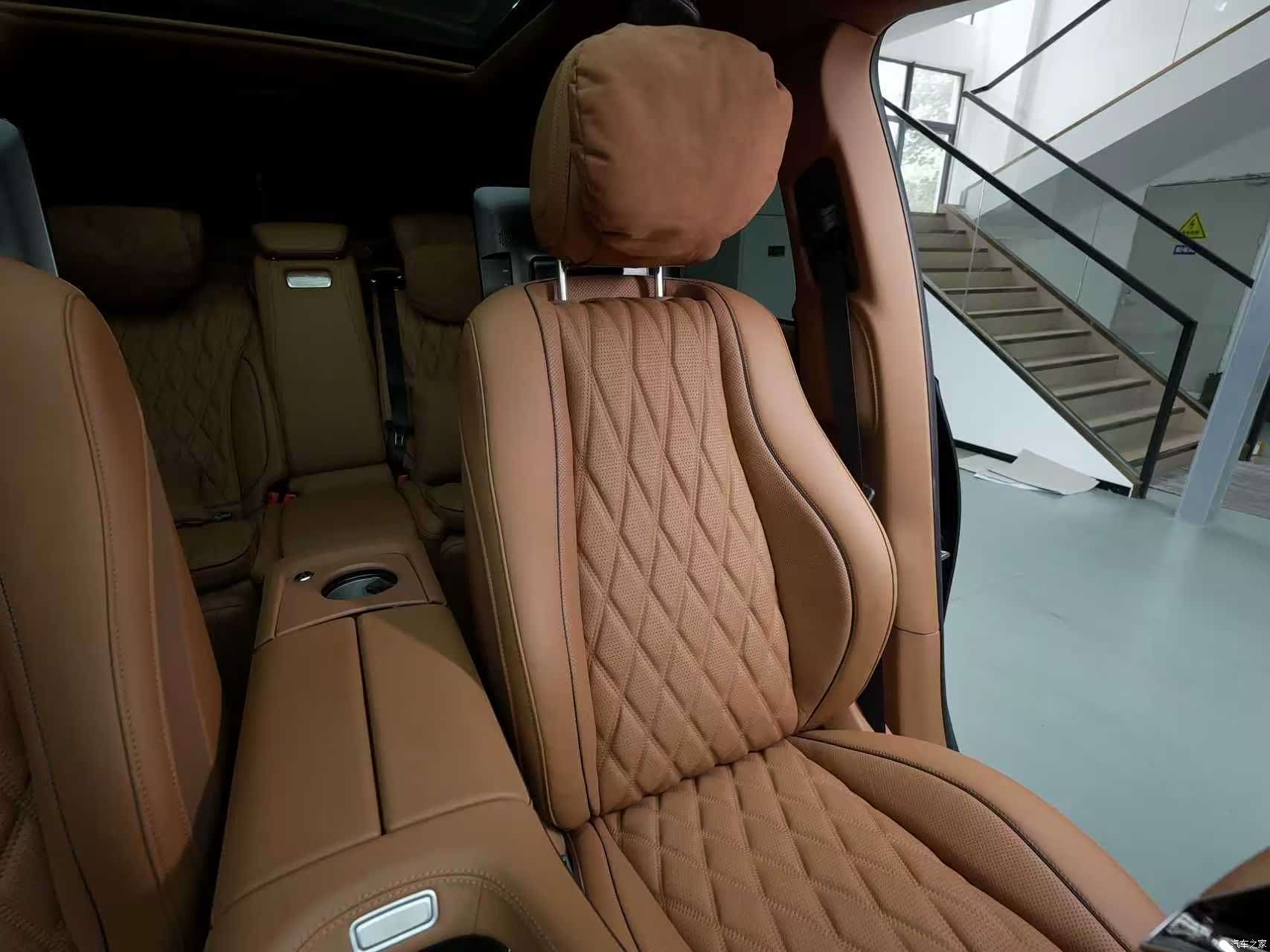 Maybach GLS, 2025 28