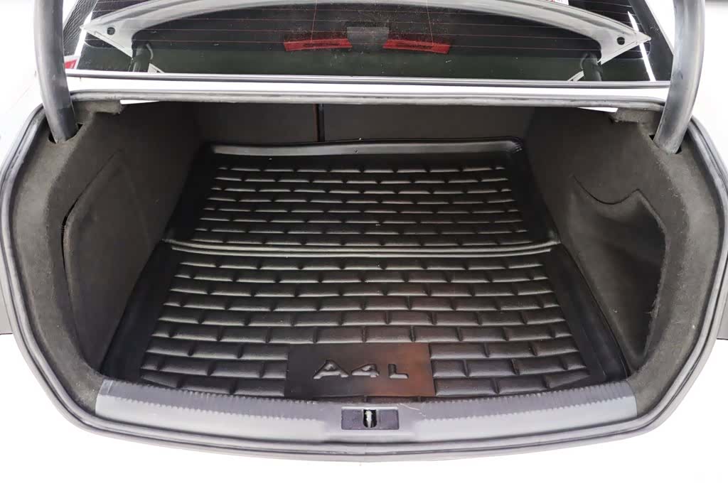 Audi A4L, 2015 25