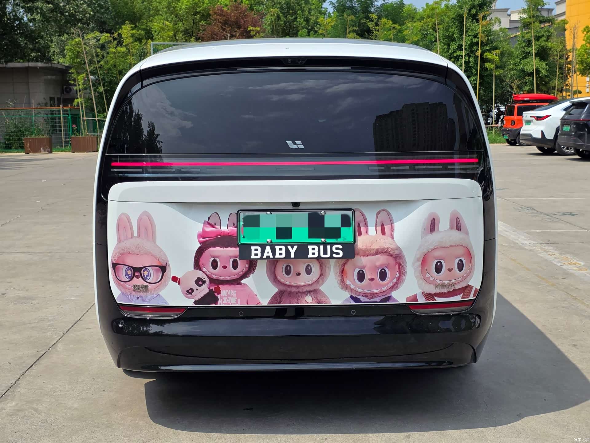 Li Auto MEGA, 2025 3