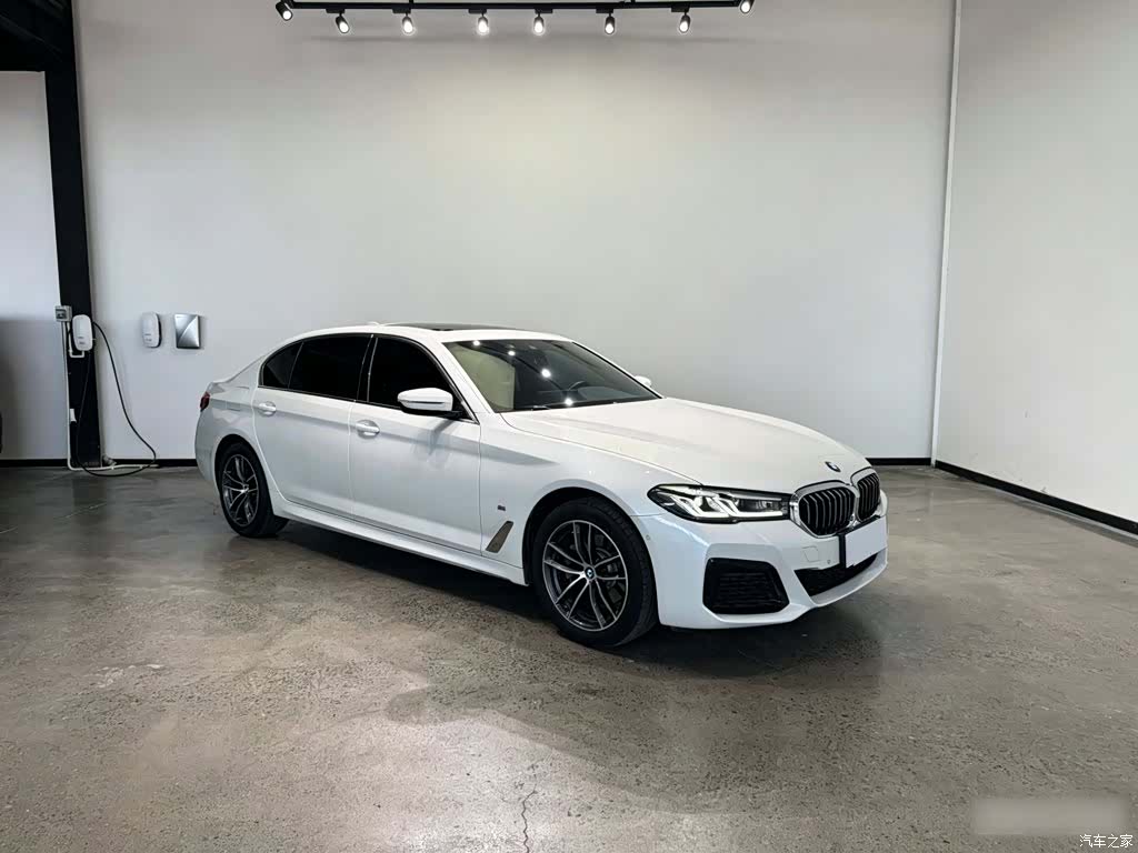 BMW 5 Series, 2022 4