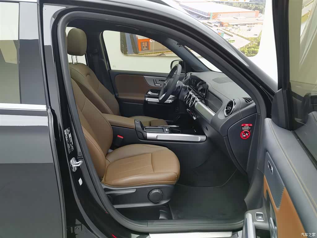 Mercedes-Benz GLB, 2024 23