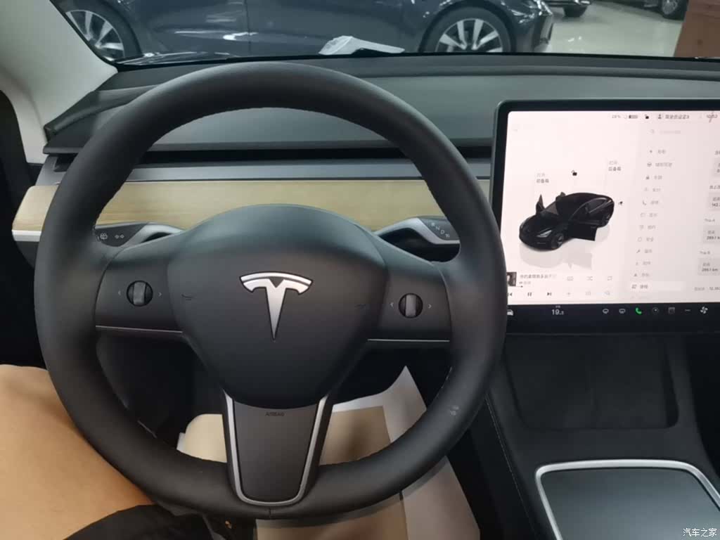 Tesla Model 3, 2023 12