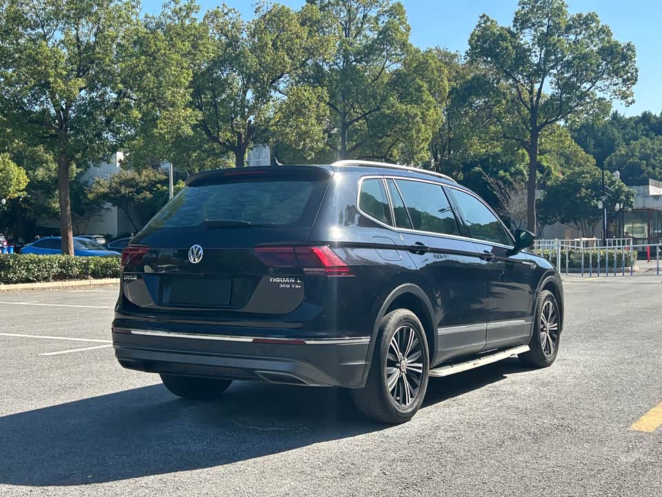 Volkswagen Tiguan L