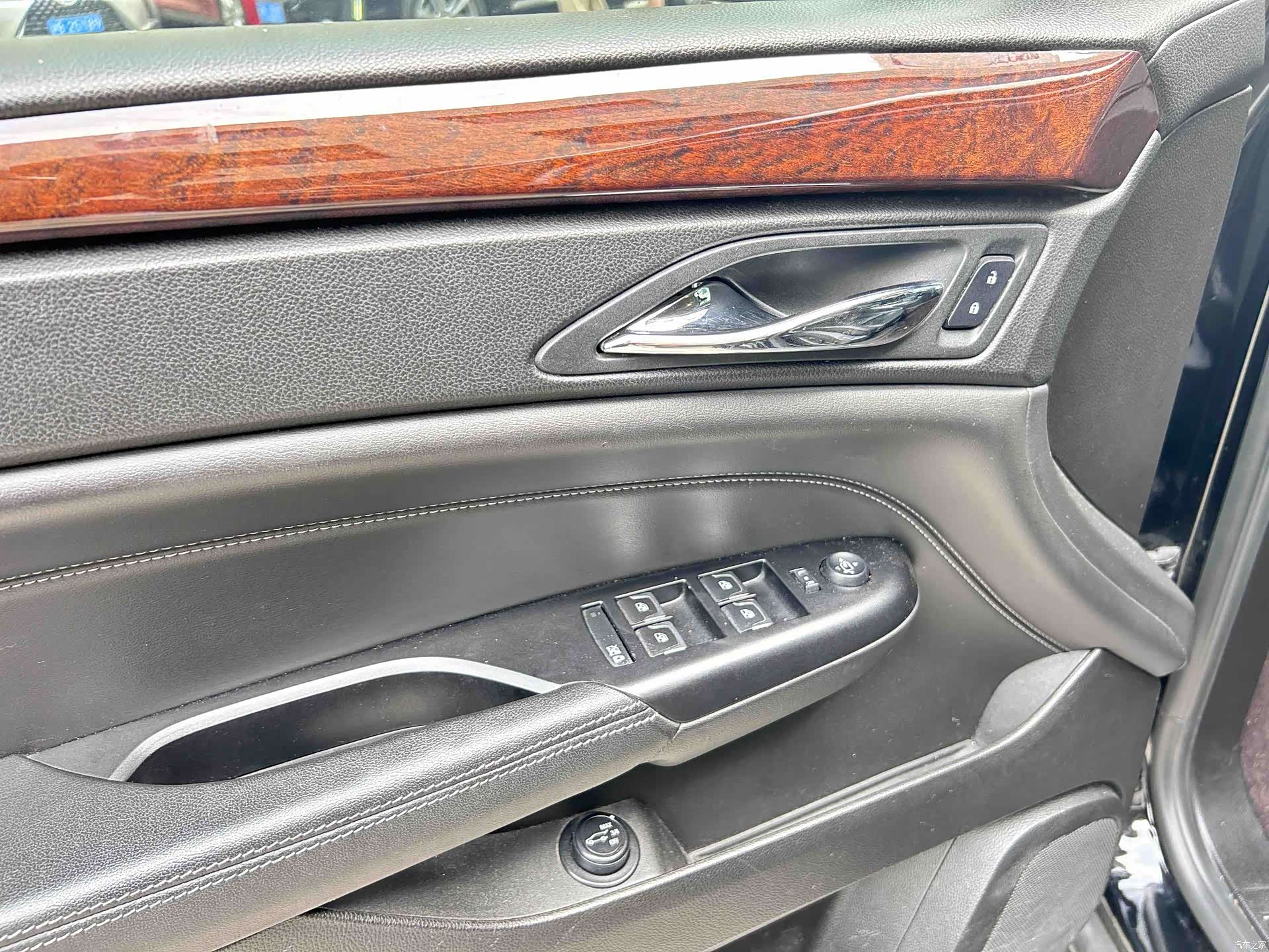 Cadillac SRX, 2016 6