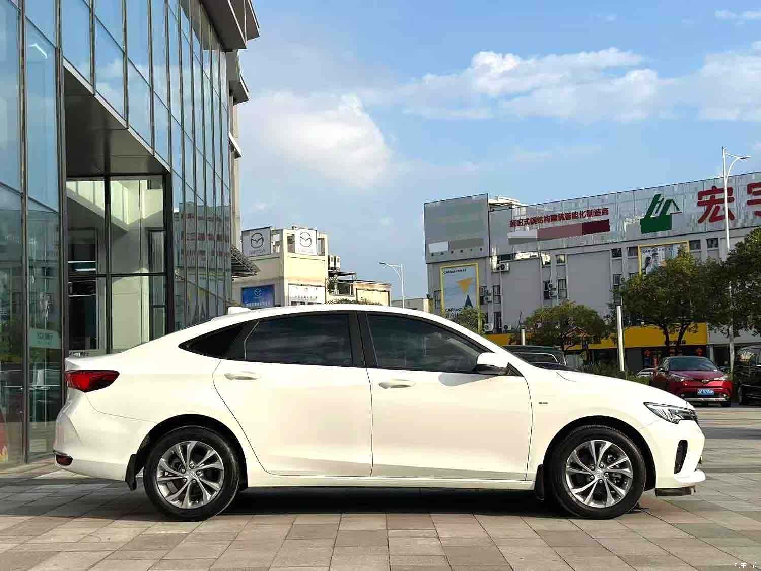 Buick Verano, 2022 4