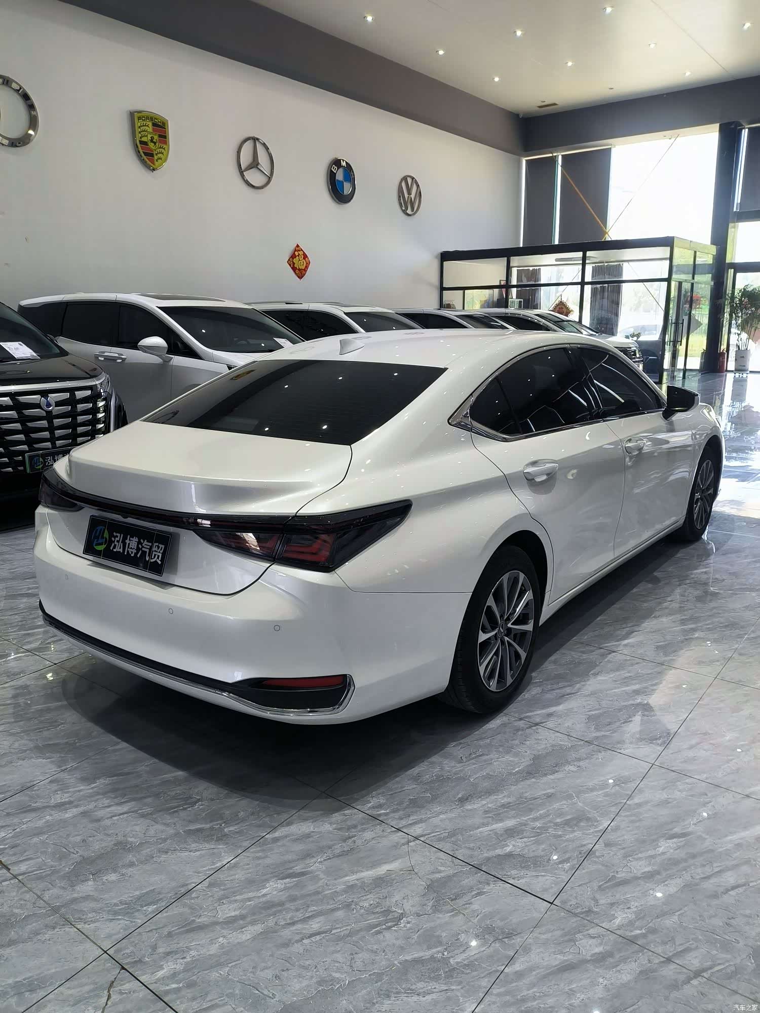 Lexus ES, 2025 12