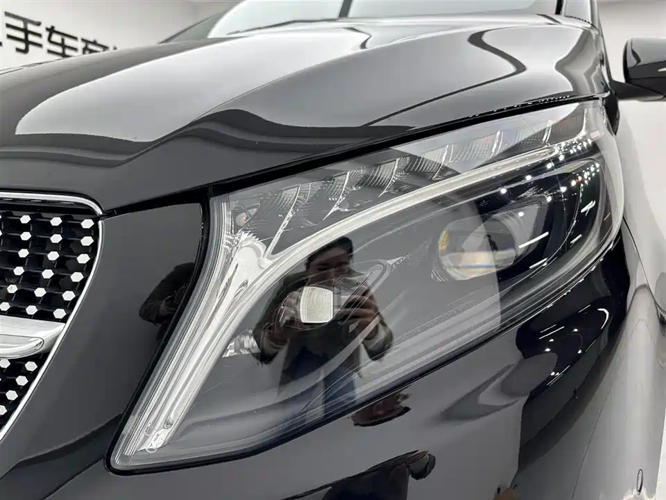 Mercedes-Benz V-class Mercedes-Benz V-class