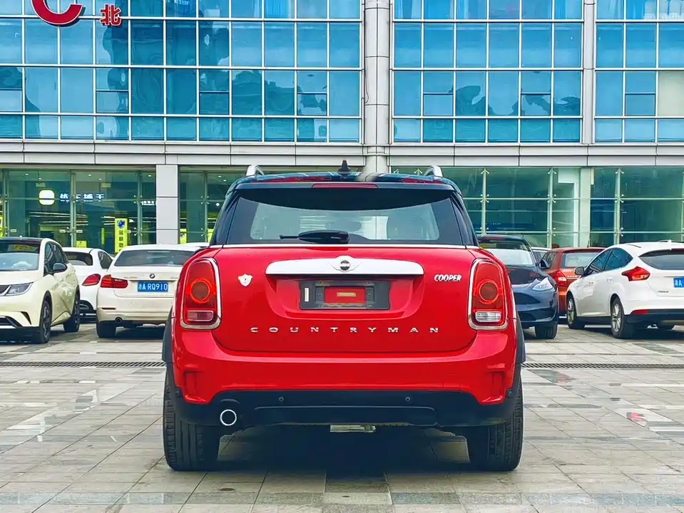 MINI COUNTRYMAN