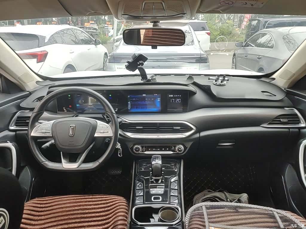 Bestune T77, 2021 10