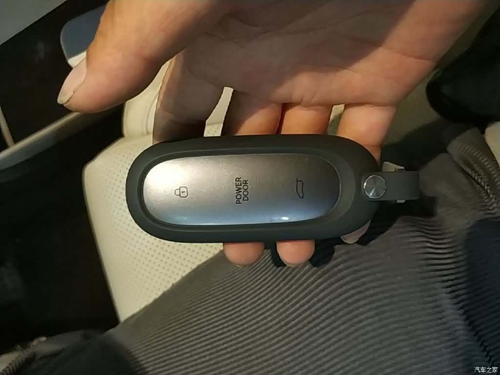 Li Auto MEGA, 2024 9