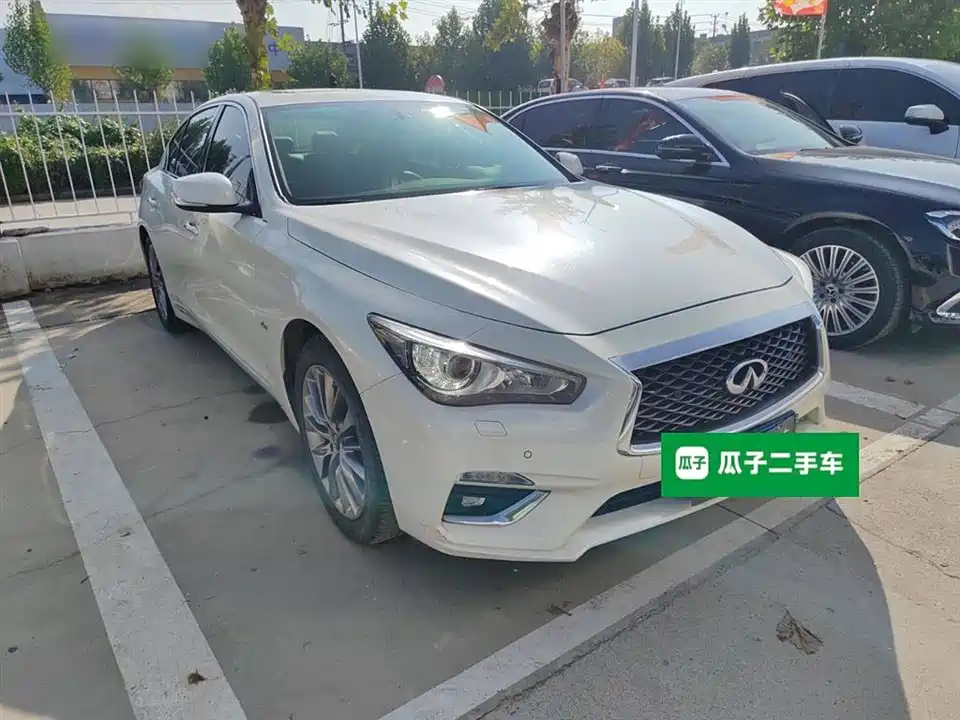 Infiniti Q50L