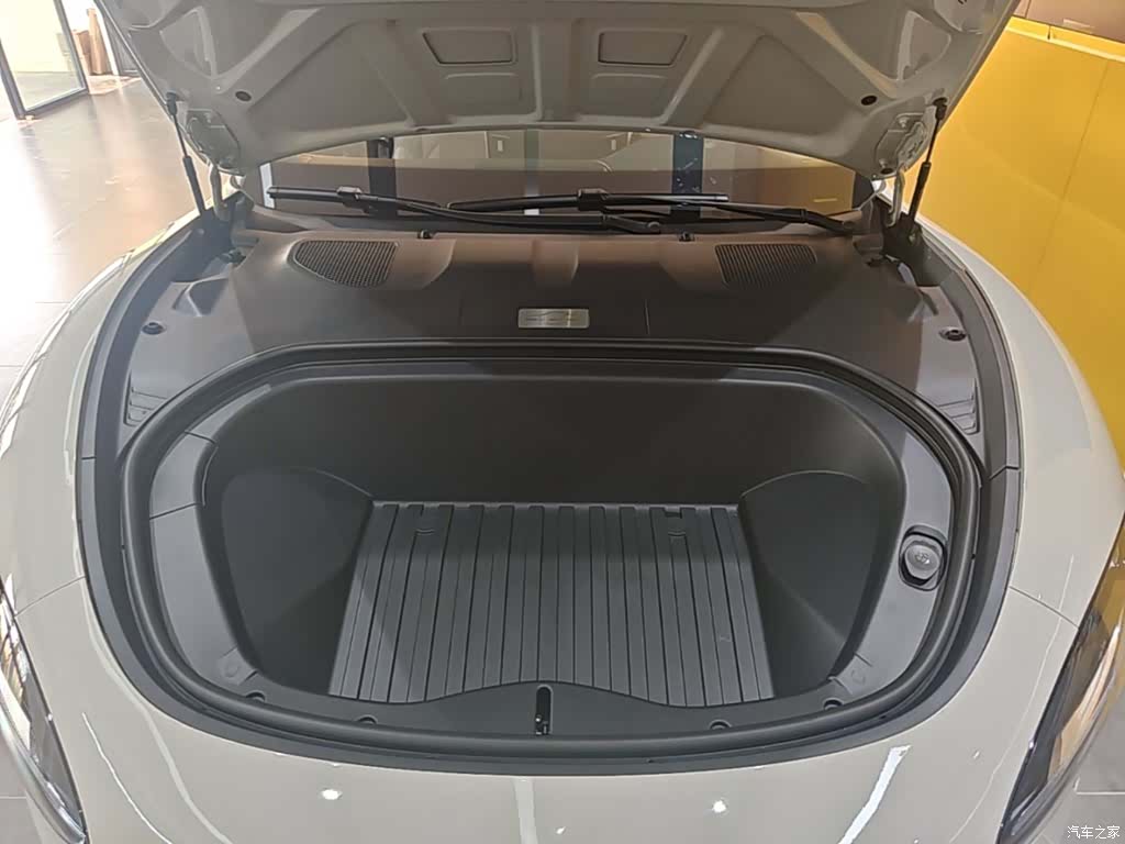 Xiaomi SU7, 2025 20