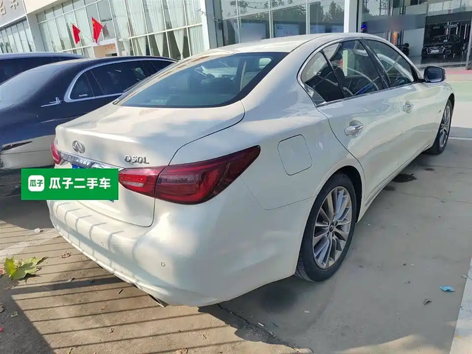 Infiniti Q50L