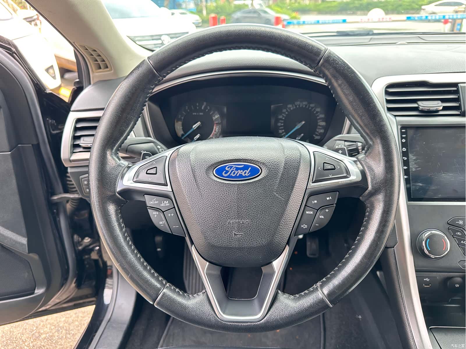 Ford Mondeo, 2017 16