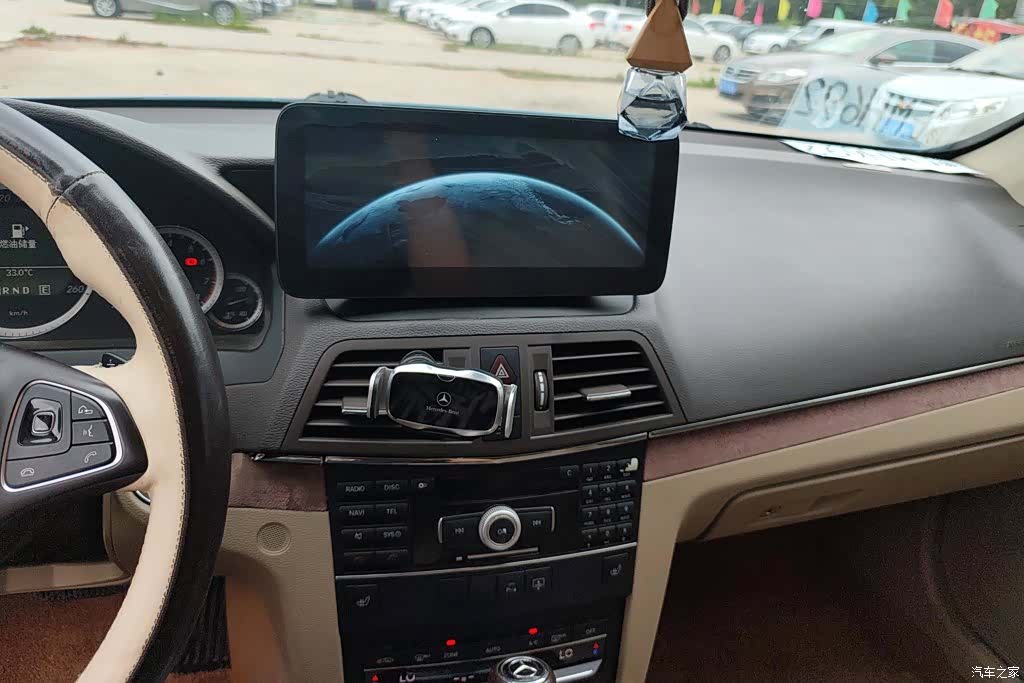 Mercedes-Benz E-Class, 2011 13