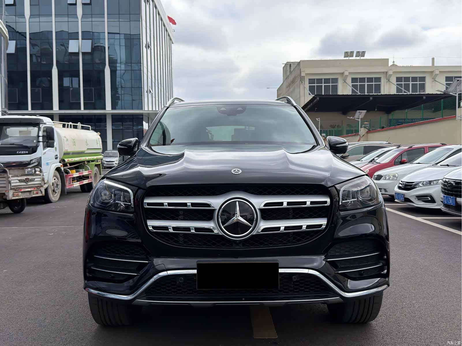 Mercedes-Benz GLS, 2024 1