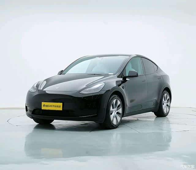 Tesla Model Y, 2022 1