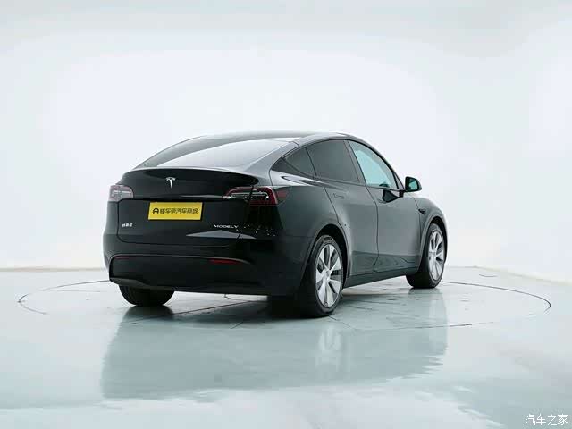 Tesla Model Y, 2022 4