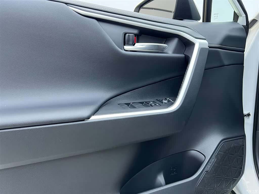 Toyota RAV4, 2024 16