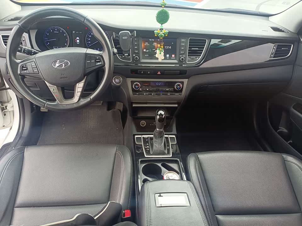 Hyundai Name picture