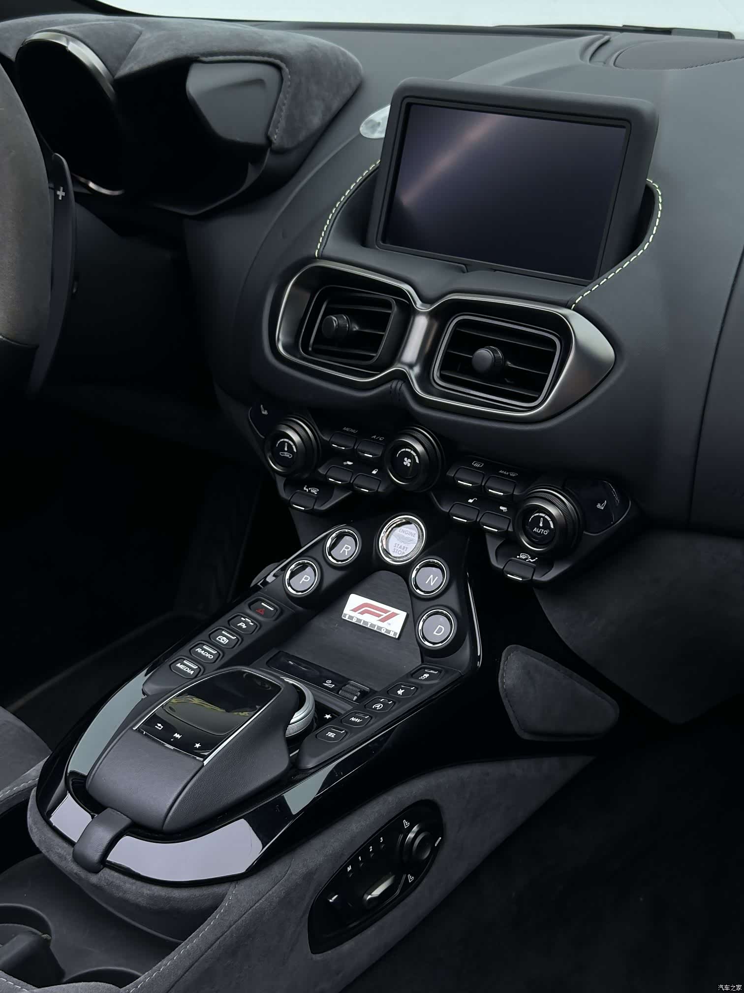 Aston Martin Vantage, 2022 23