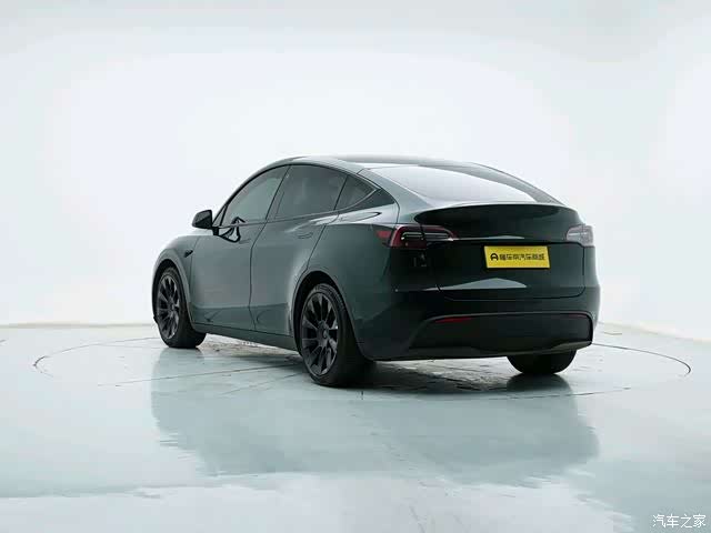 Tesla Model Y, 2021 все фото