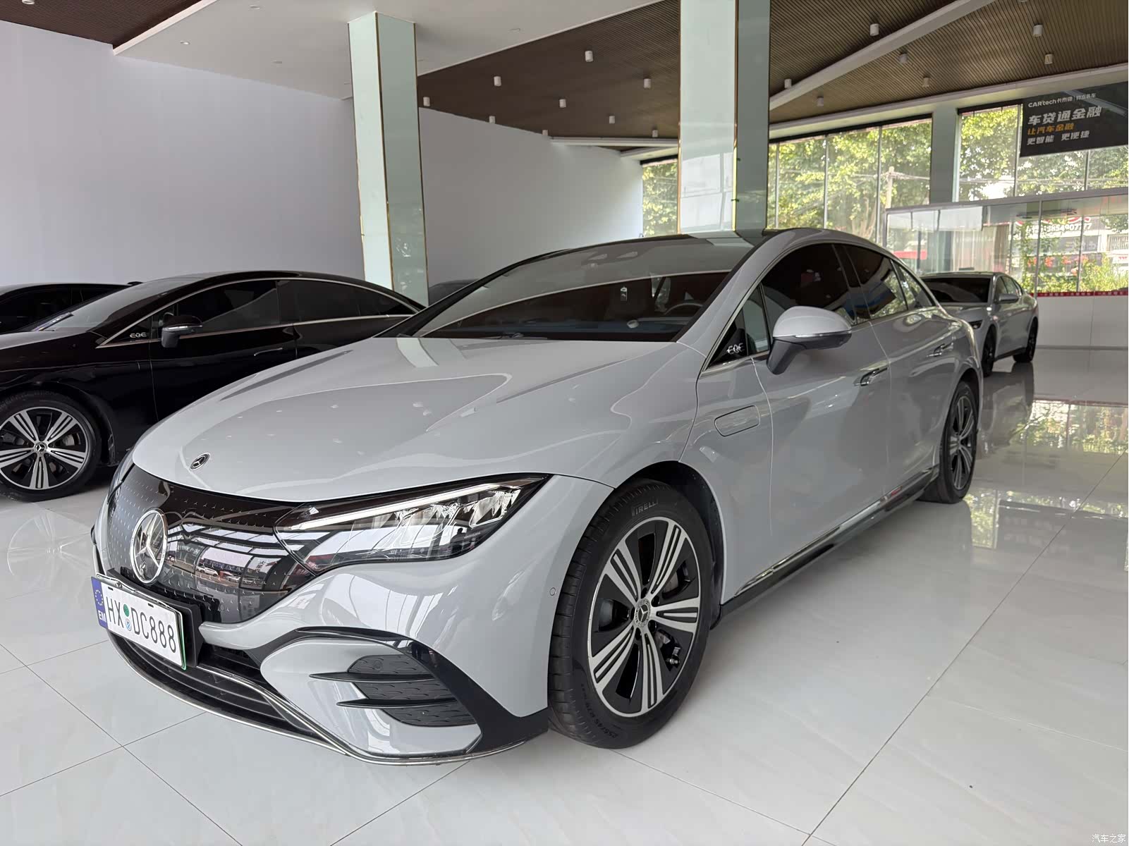 Mercedes-Benz EQE, 2024 1