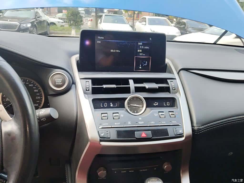 Lexus NX, 2019 13