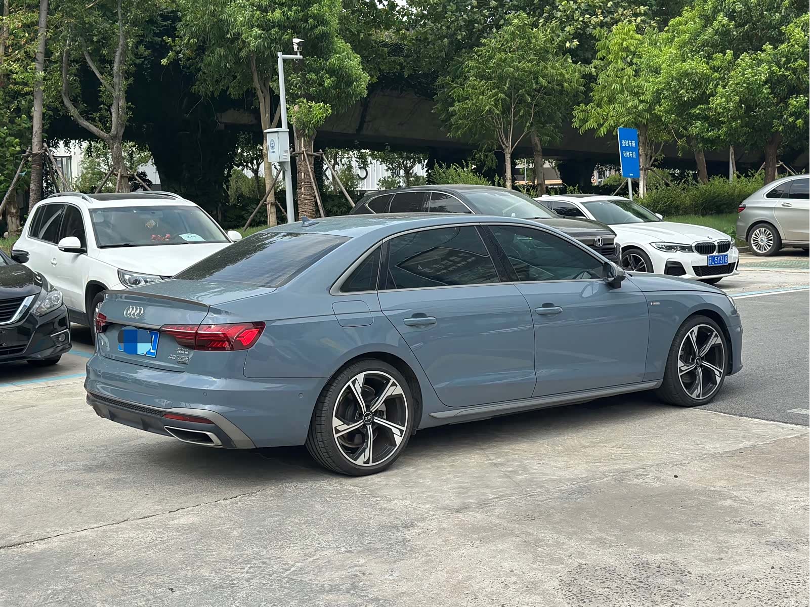 Audi A4L, 2022 9
