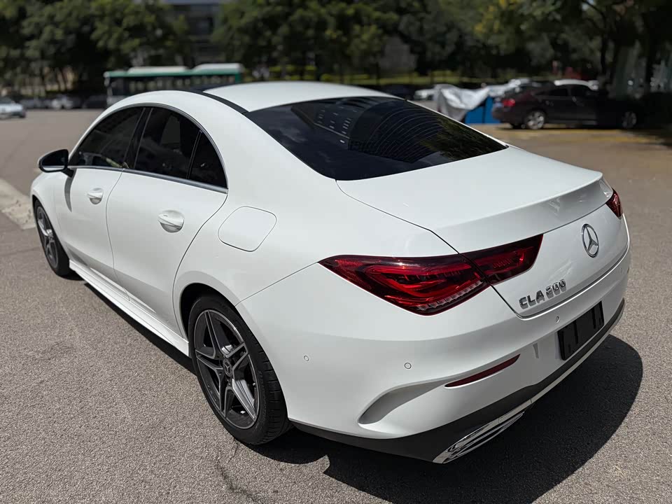 Mercedes-Benz CLA