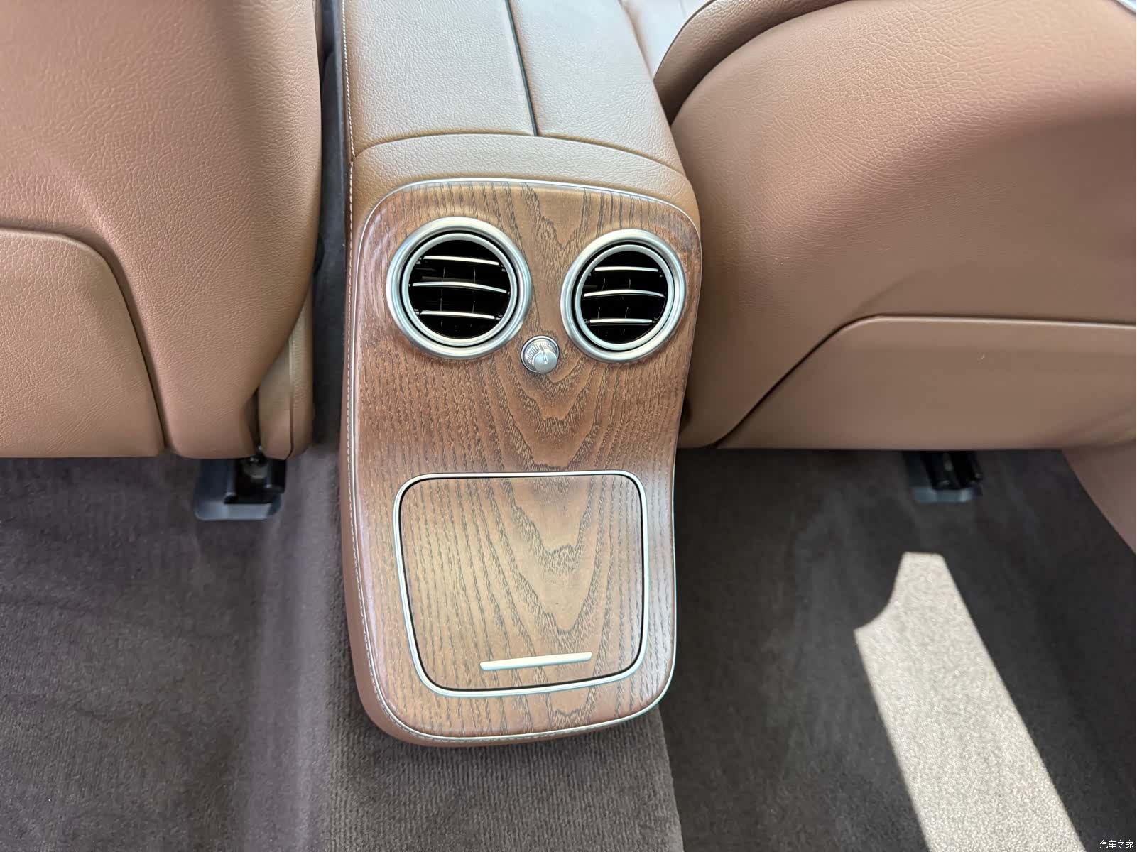 Mercedes-Benz E-Class, 2022 33