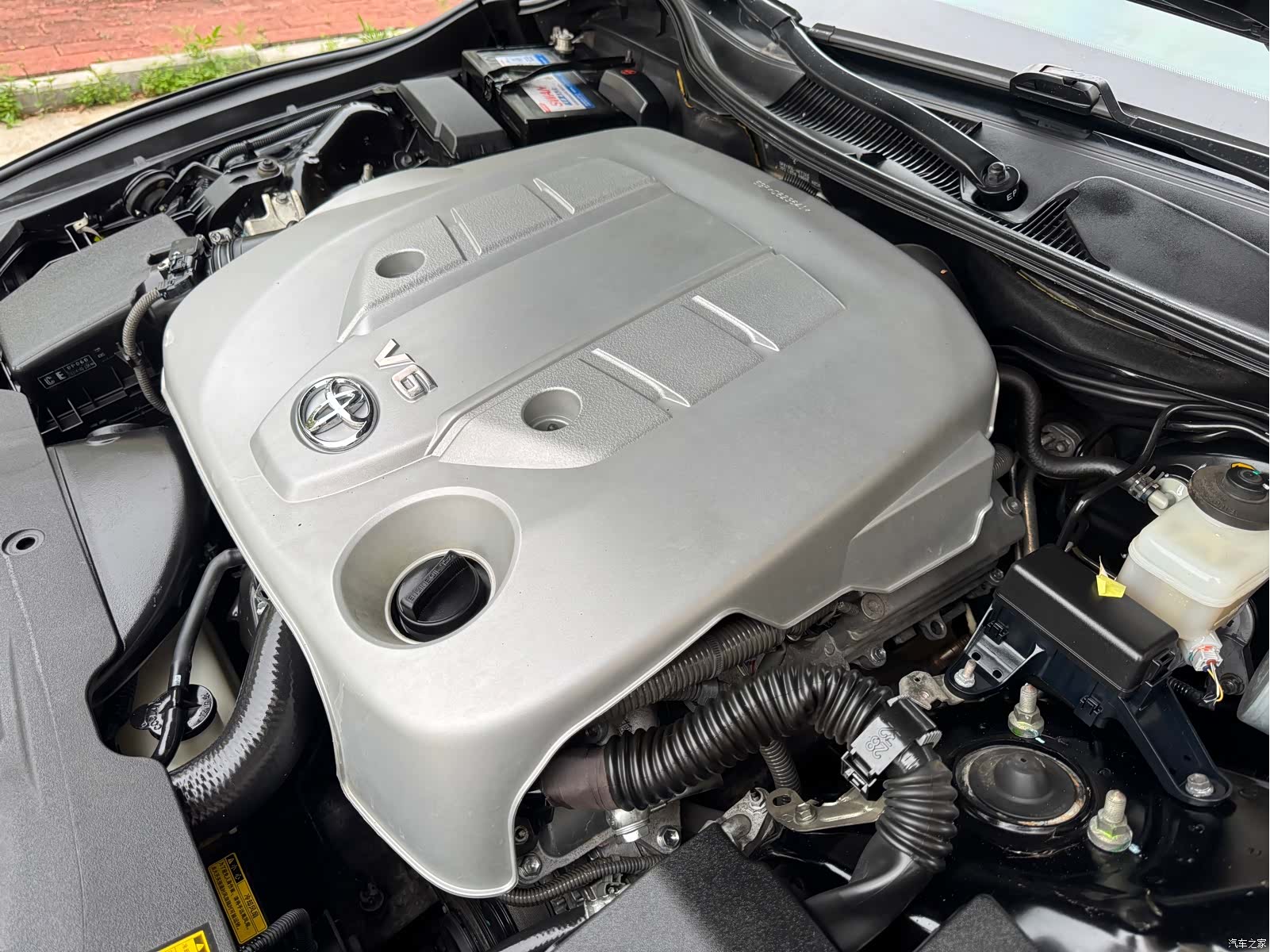 Toyota 2.5V, 2014 18
