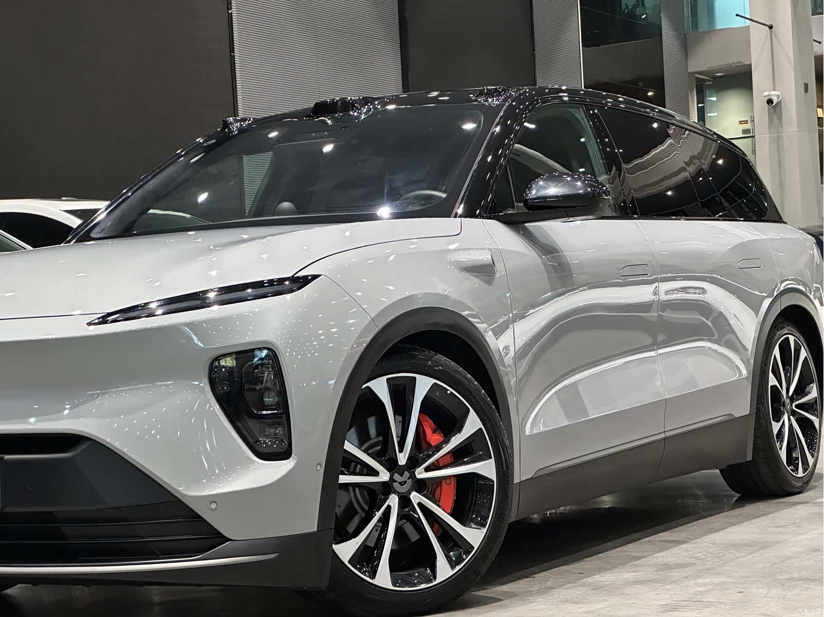 NIO ES8, 2023 7