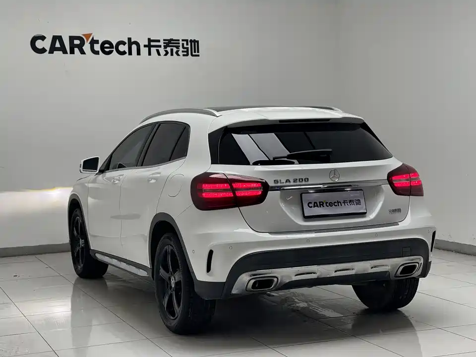 Mercedes-Benz GLA Mercedes-Benz GLA