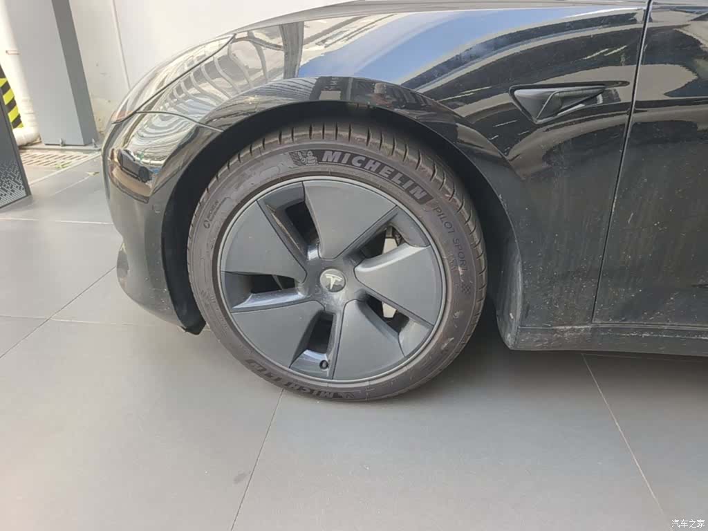 Tesla Model 3, 2021 23