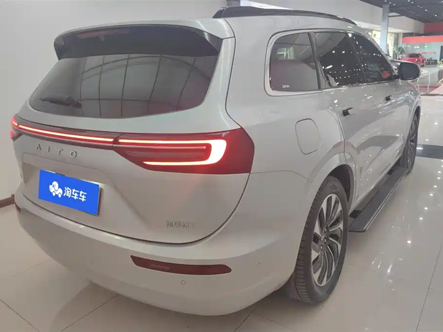 AITO Ask the world M7