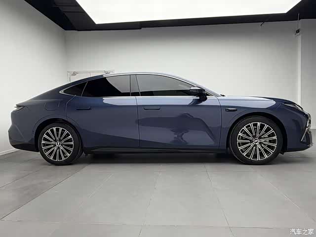 Geely 8, 2025 14