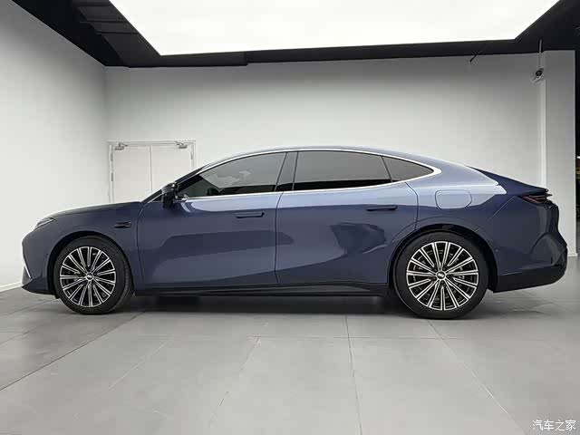 Geely 8, 2025 13