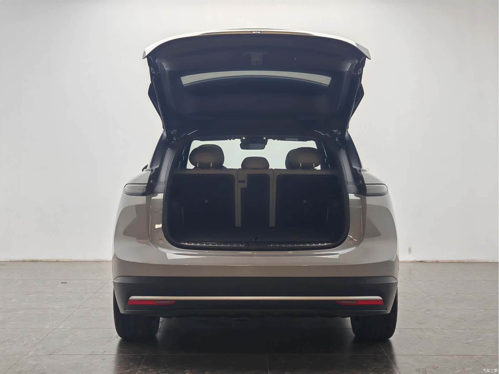 NIO ES6, 2025 12