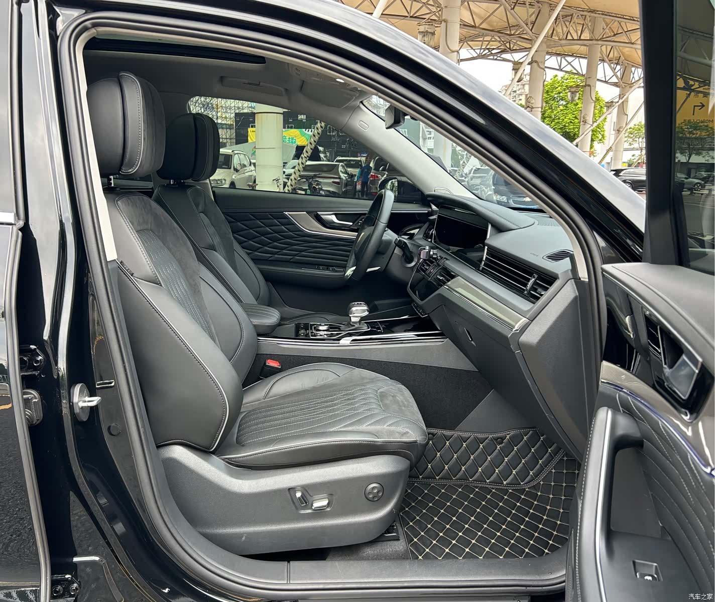 Hongqi HS5, 2023 16